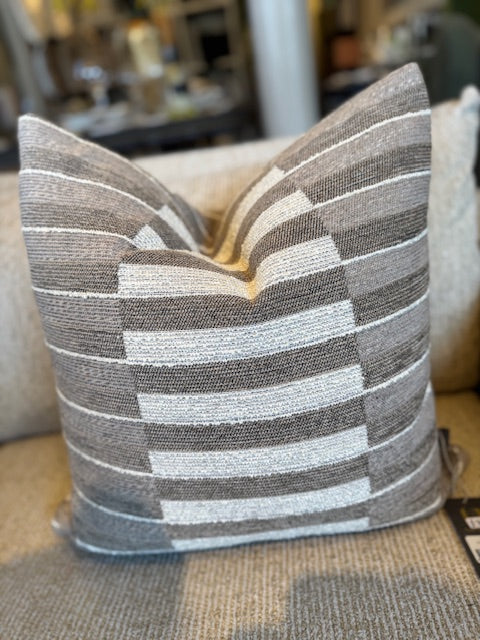 Eve square cushion