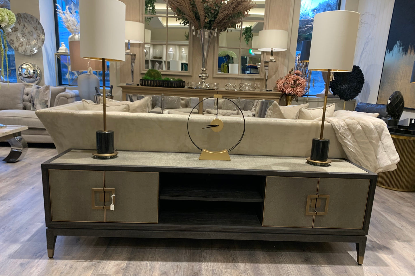 Bloom Tv Unit